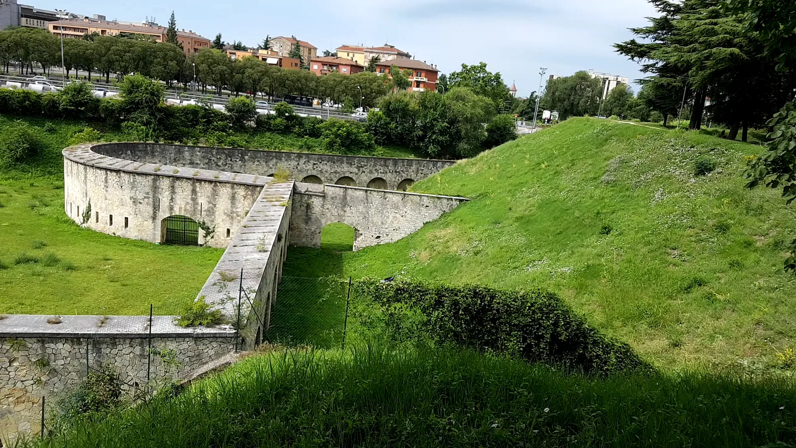 Main view at Parco delle Mura Verona — travel photo