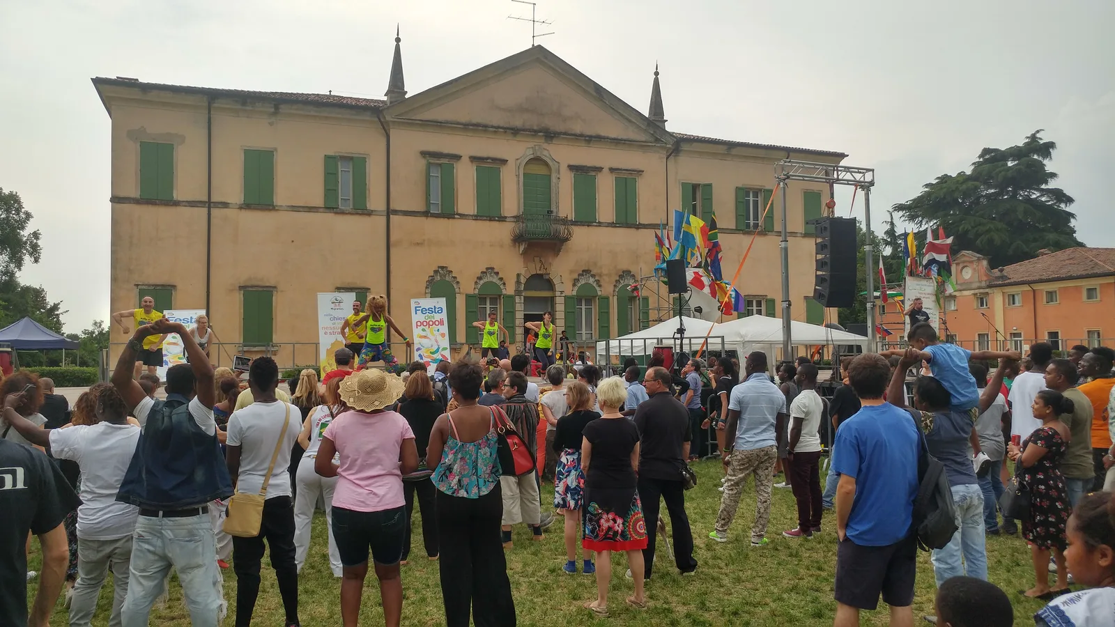 Atmosphere at Parco di Villa Buri Verona — travel photo