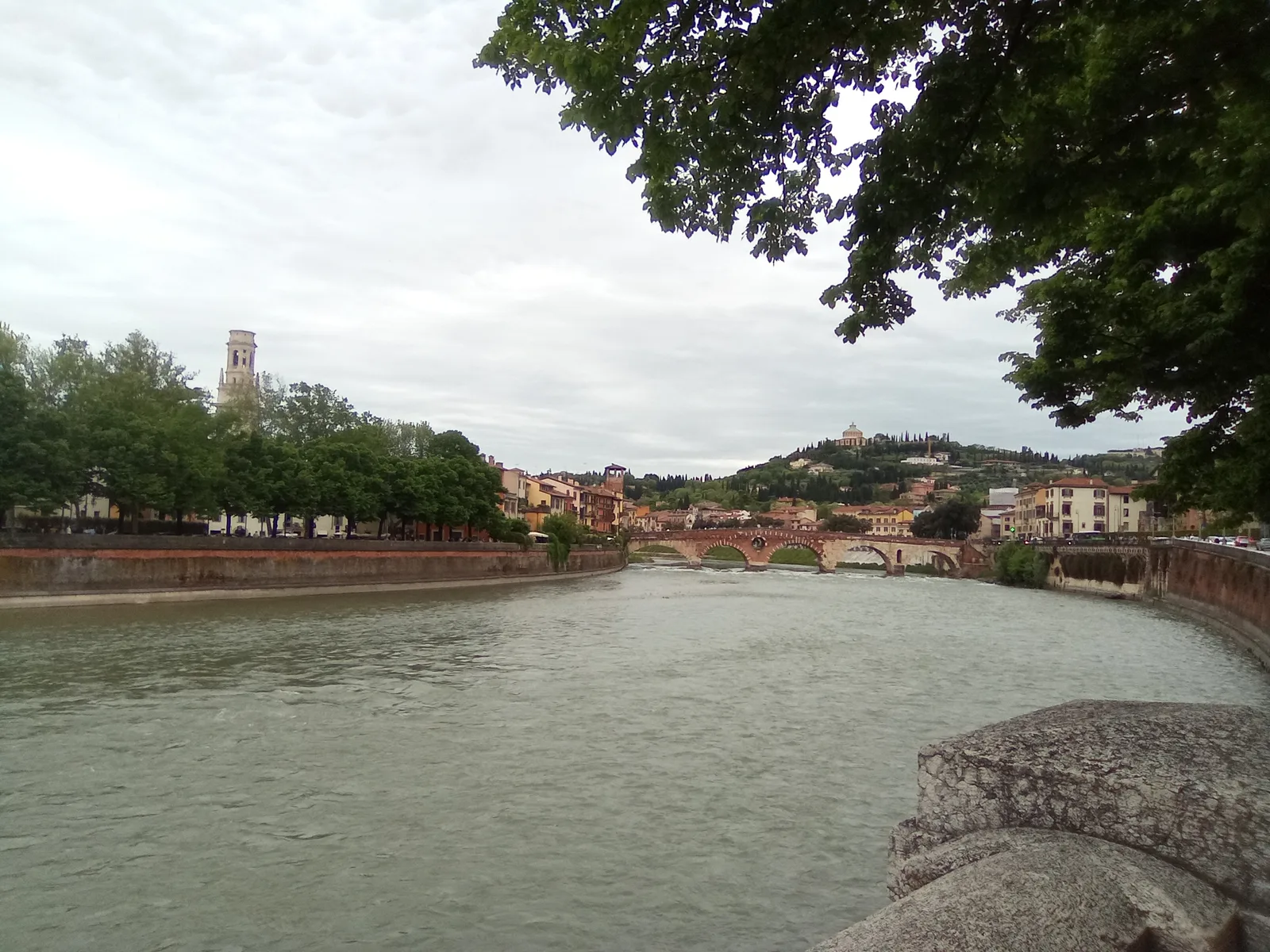 Details at Passeggiata Lungadige Verona — travel photo