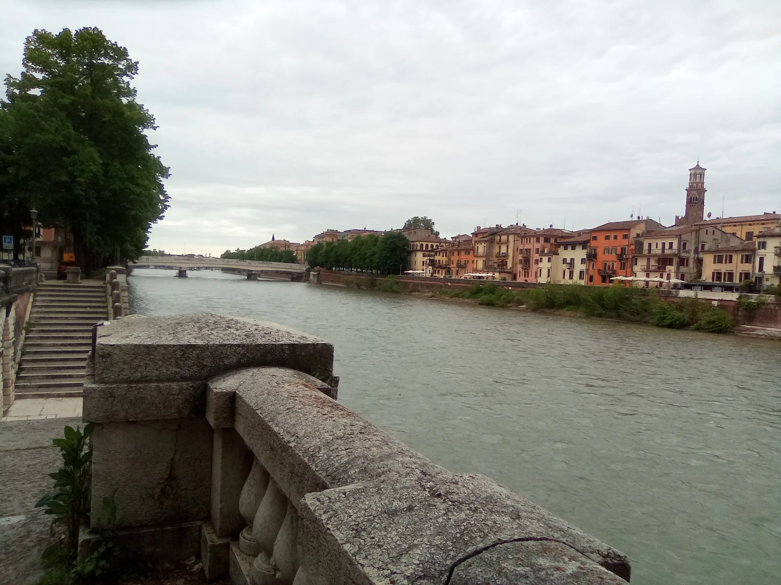 Atmosphere at Passeggiata Lungadige Verona — travel photo