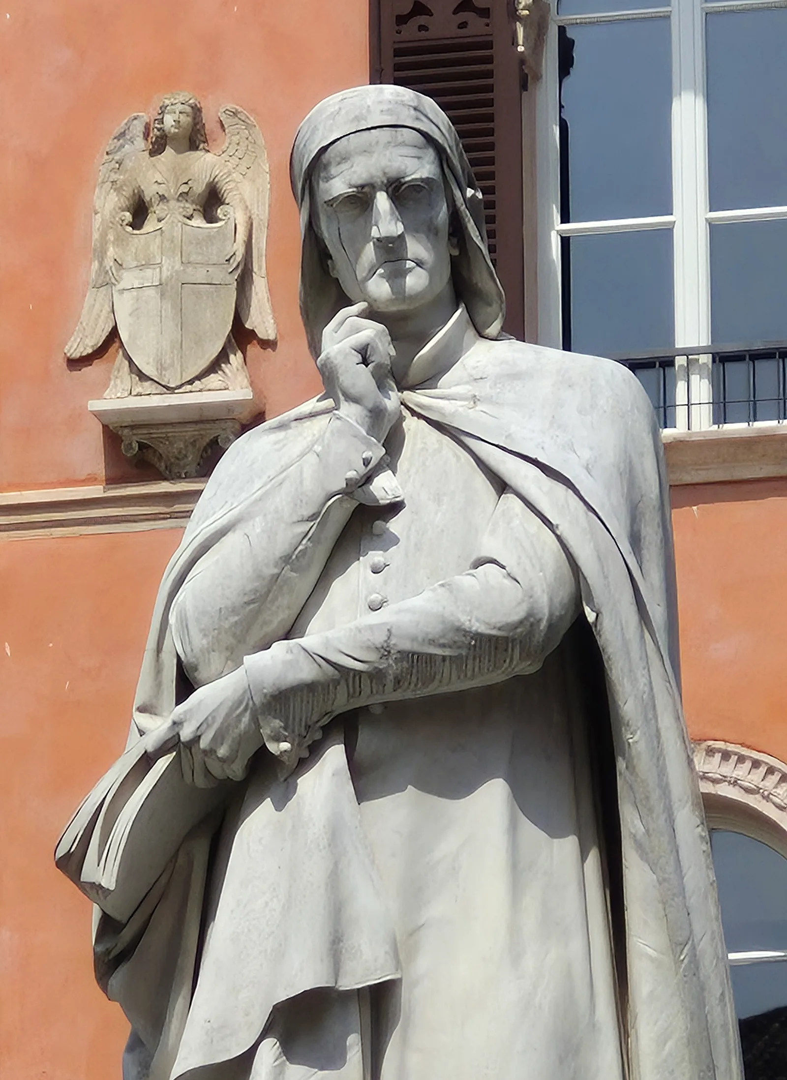 Details at Piazza dei Signori Verona — travel photo