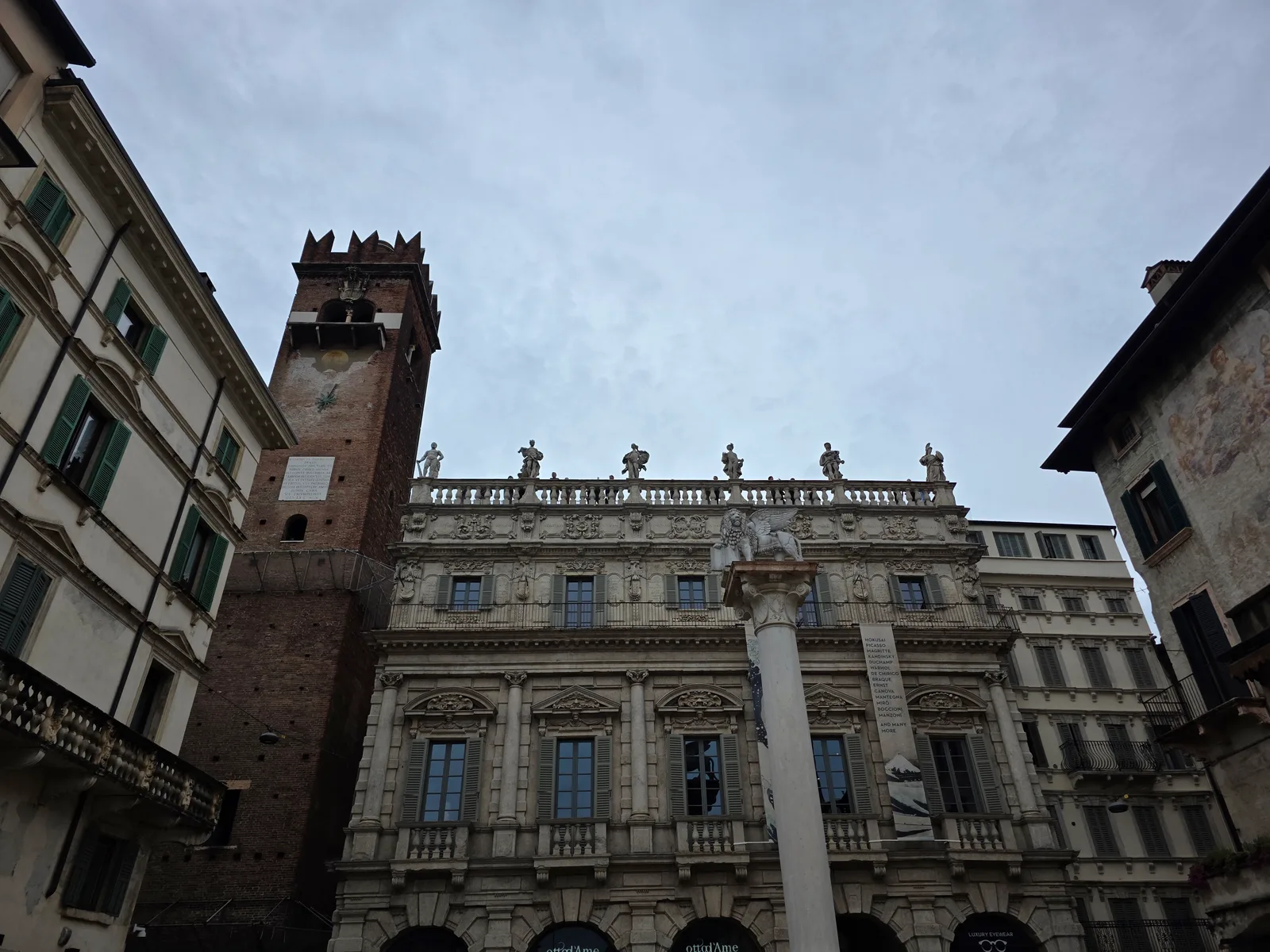 Main view at Piazza delle Erbe Verona — travel photo