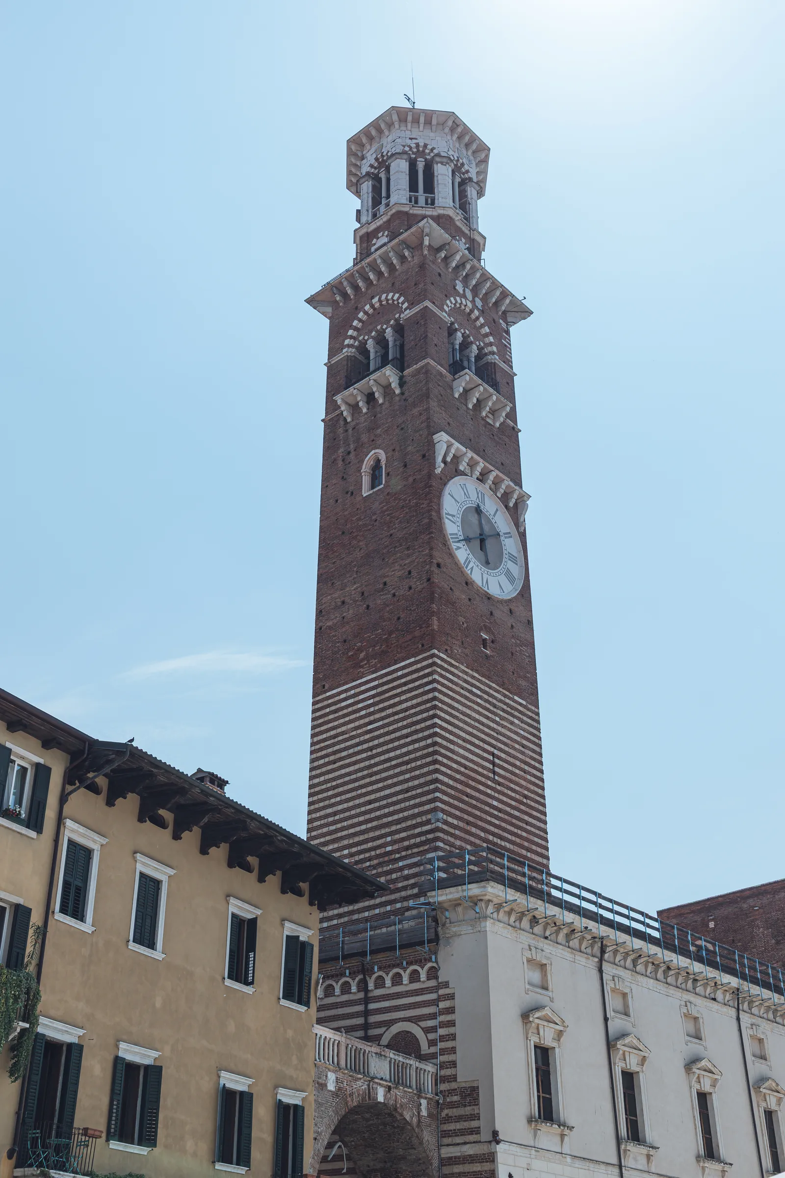 Atmosphere at Piazza delle Erbe Verona — travel photo