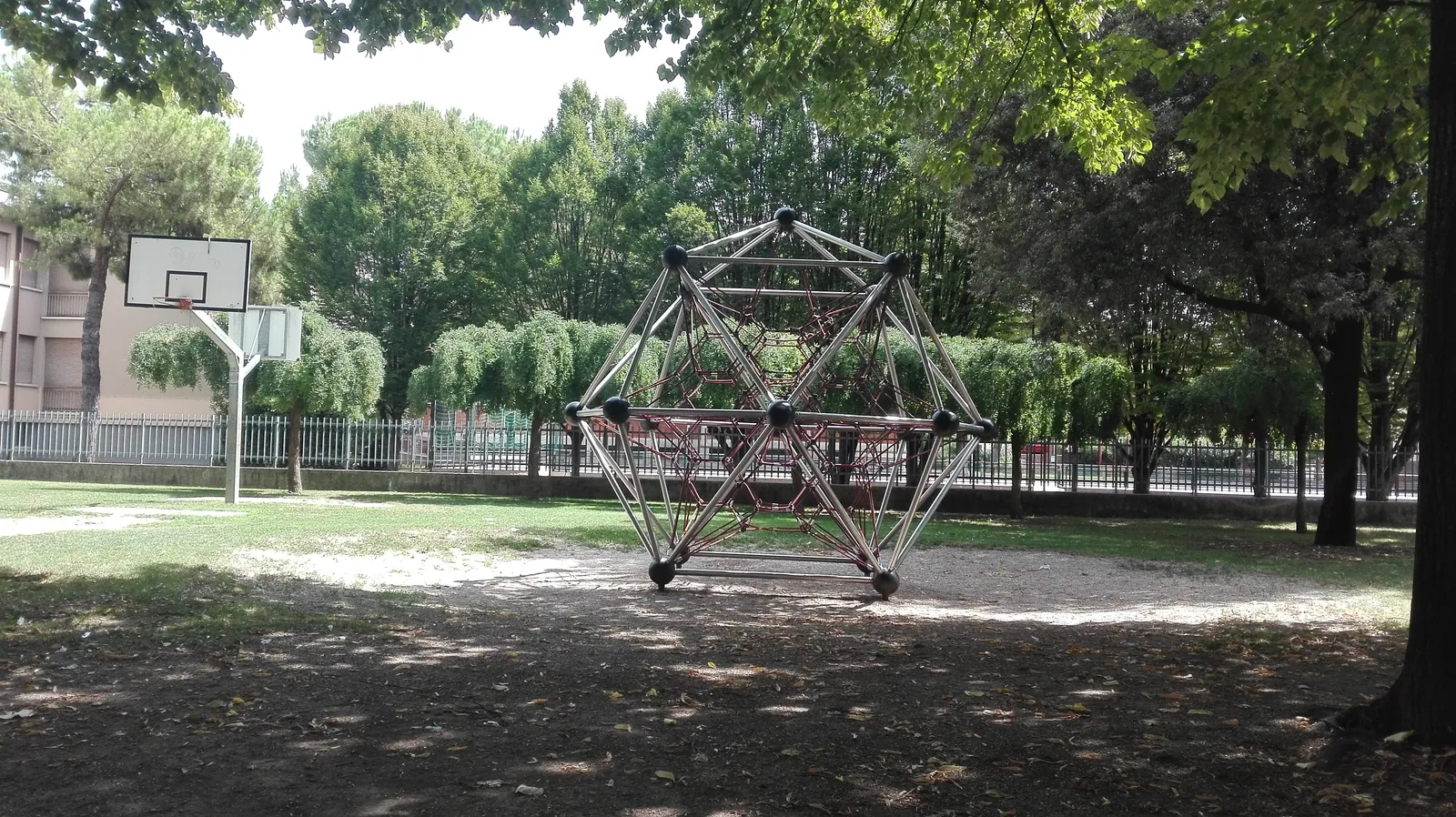 Main view at Playground in via Pergolesi Verona — travel photo