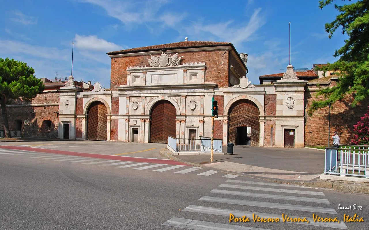 Porta Vescovo Verona — culture guide Verona
