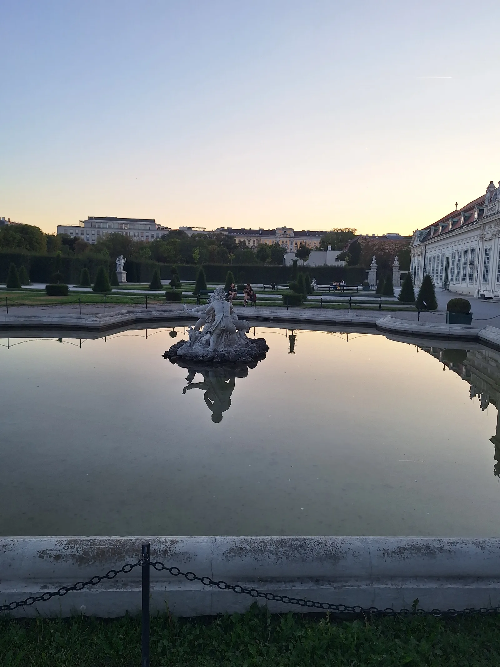Main view at Alpengarten im Belvedere Vienna — travel photo