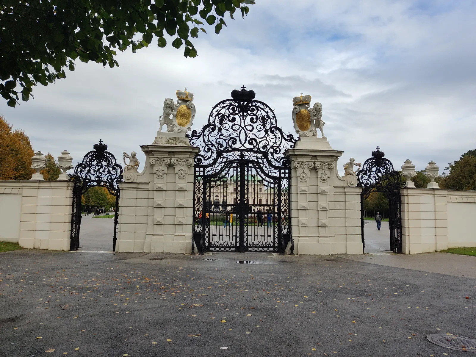 Atmosphere at Alpengarten im Belvedere Vienna — travel photo