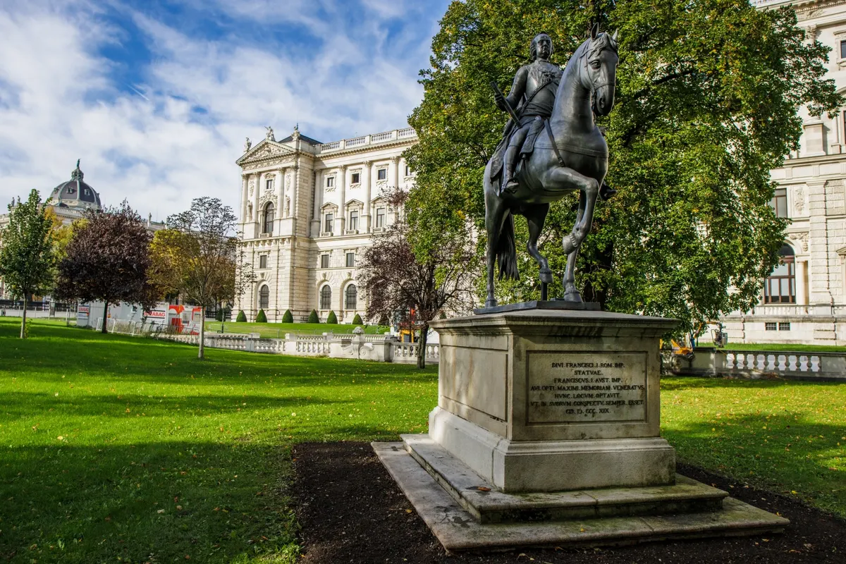 Atmosphere at Burggarten Vienna — travel photo