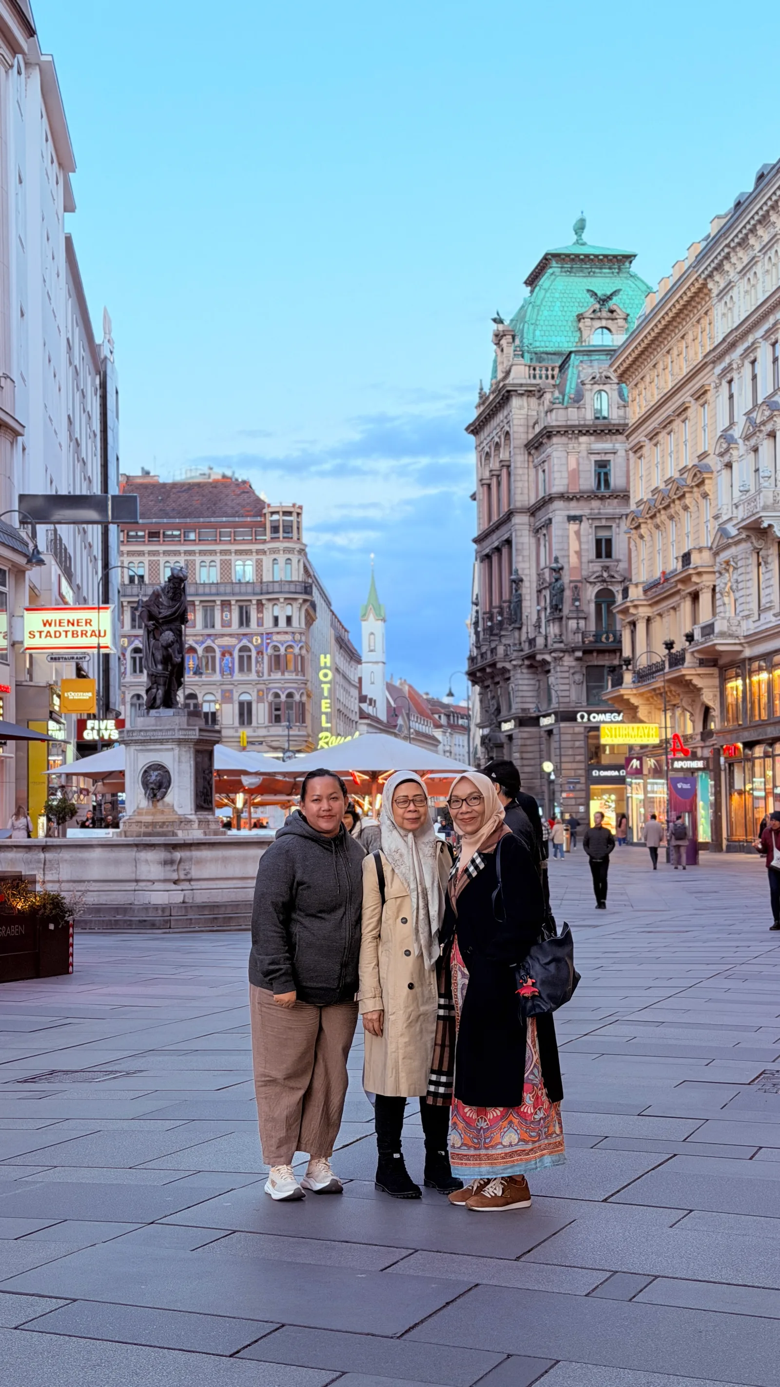 Details at Column of Pest Vienna — travel photo