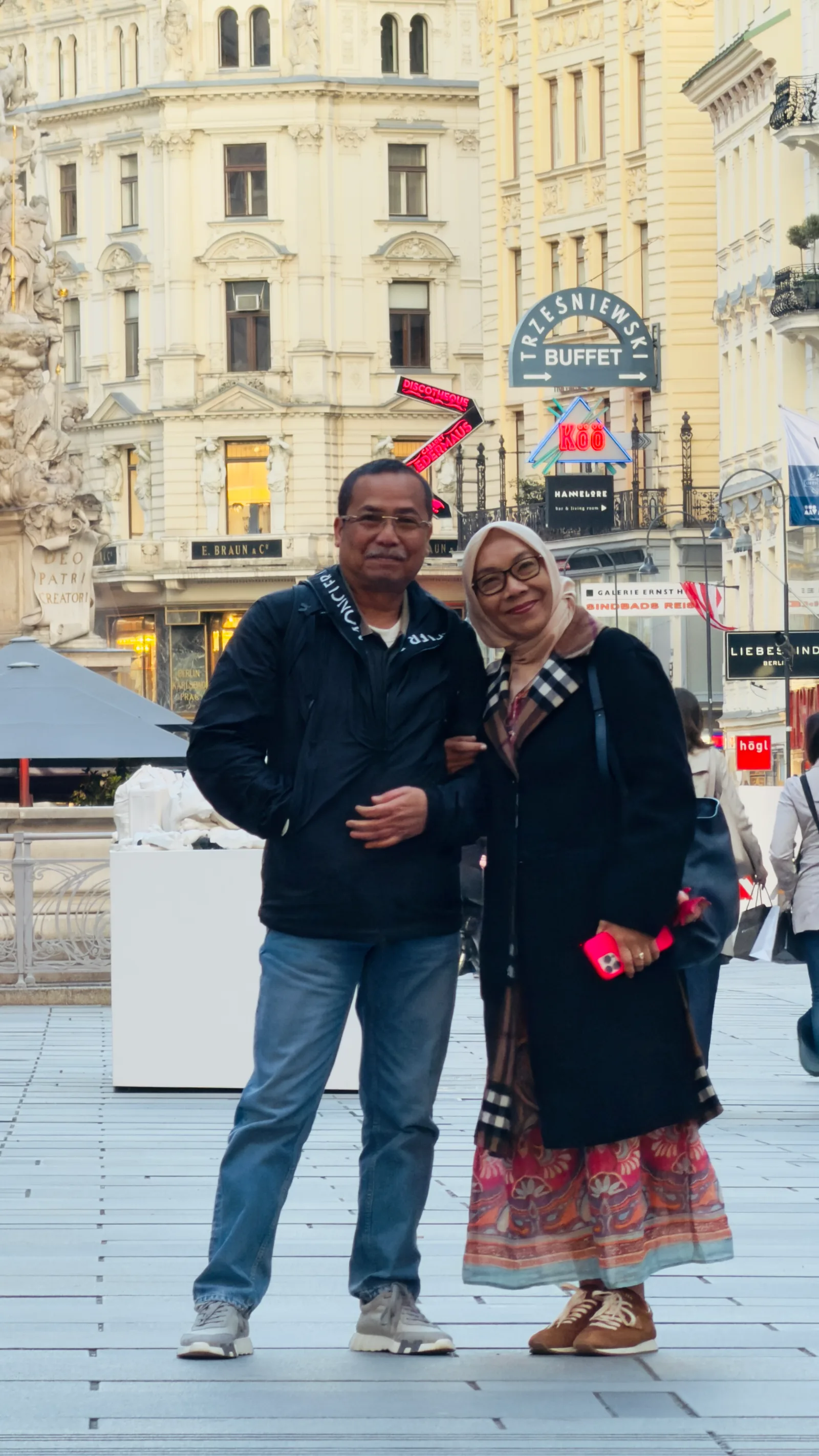 Atmosphere at Column of Pest Vienna — travel photo