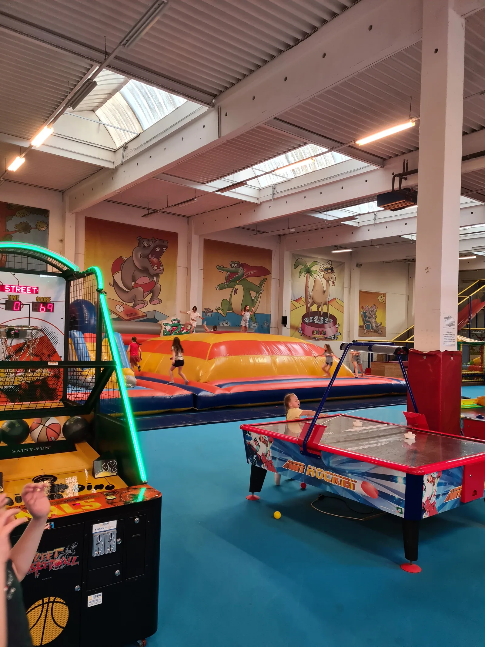 Interior at FUN 4 KIDS Vienna — travel photo