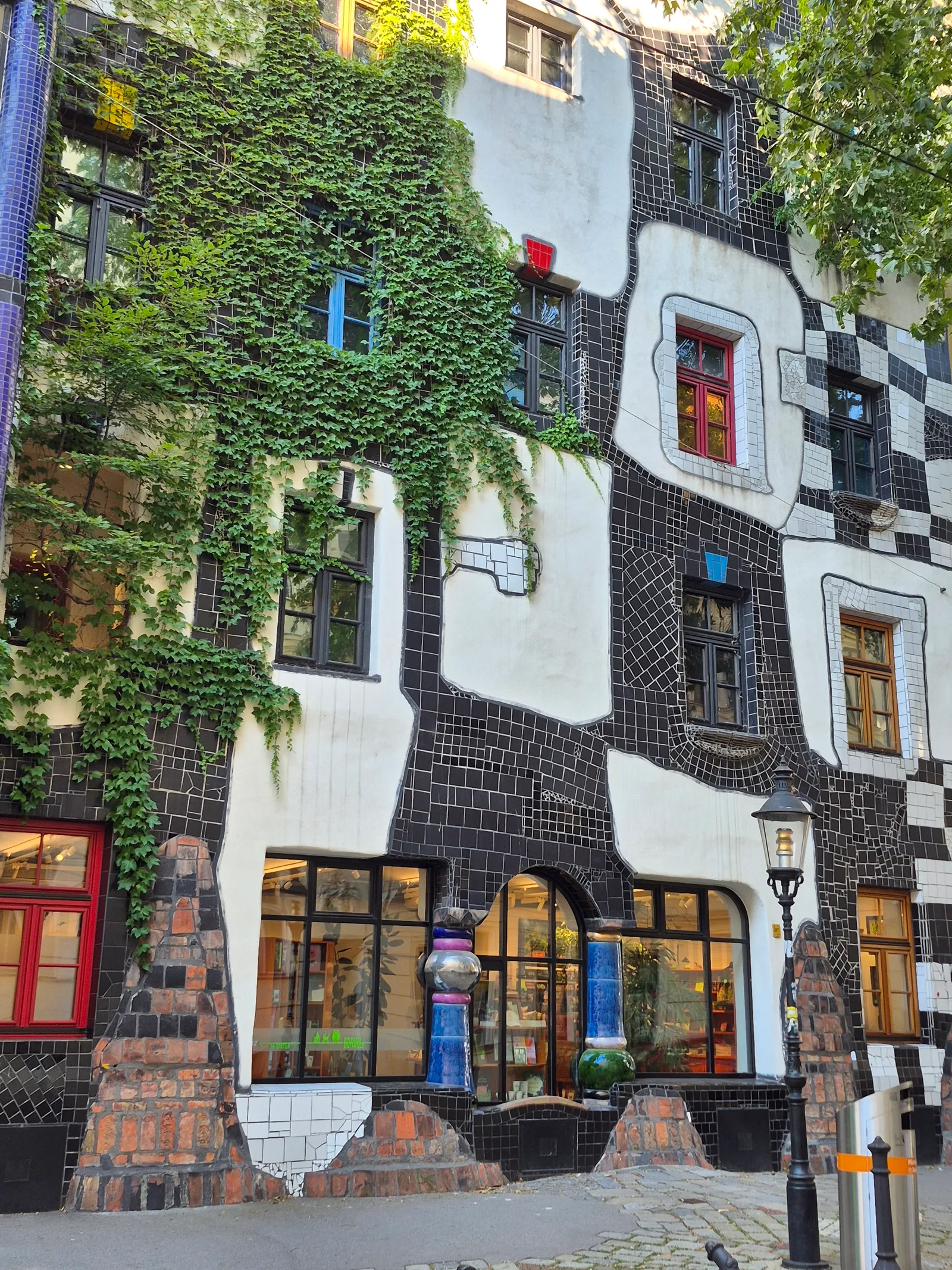 Details at Hundertwasser House Vienna — travel photo