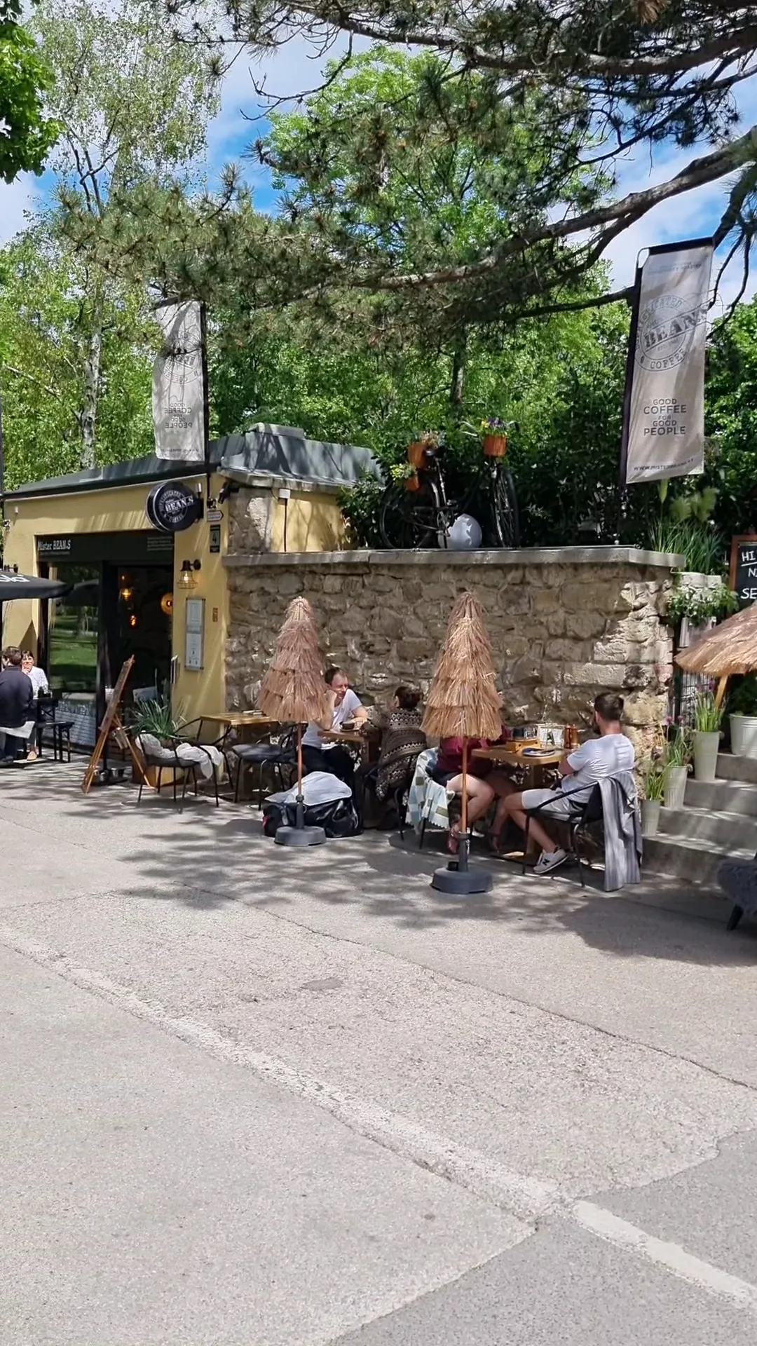Atmosphere at Istros Rooftop Bar & Terrace Vienna — travel photo