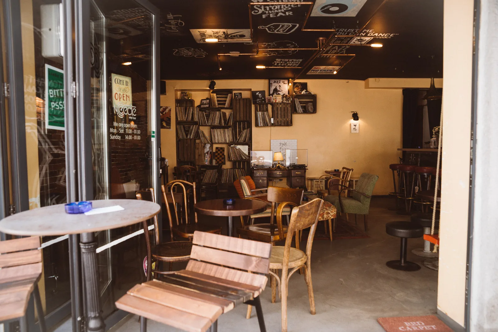 Main view at Needle Vinyl Bar Vienna — travel photo