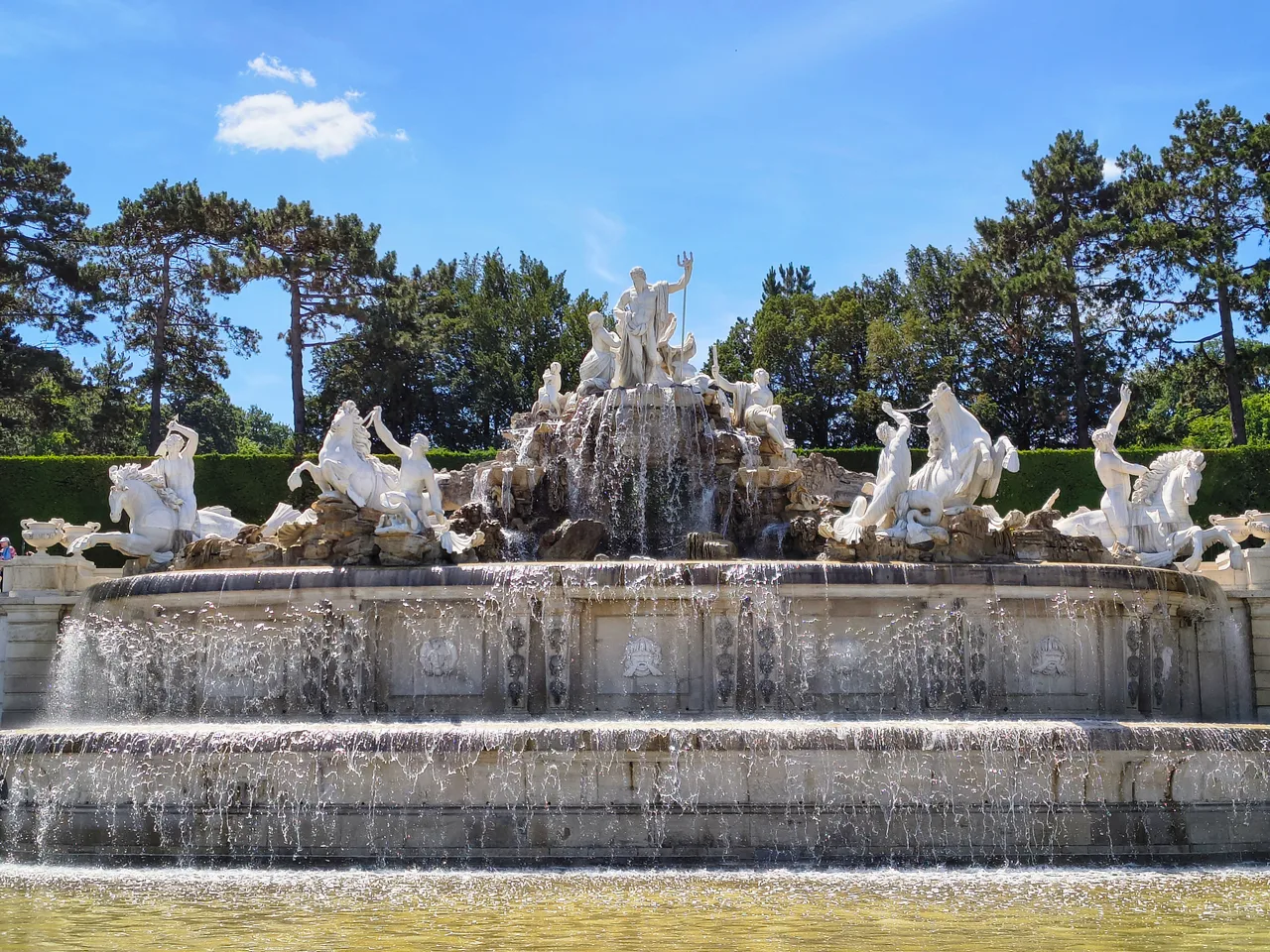 Neptune Fountain — romantic guide Vienna