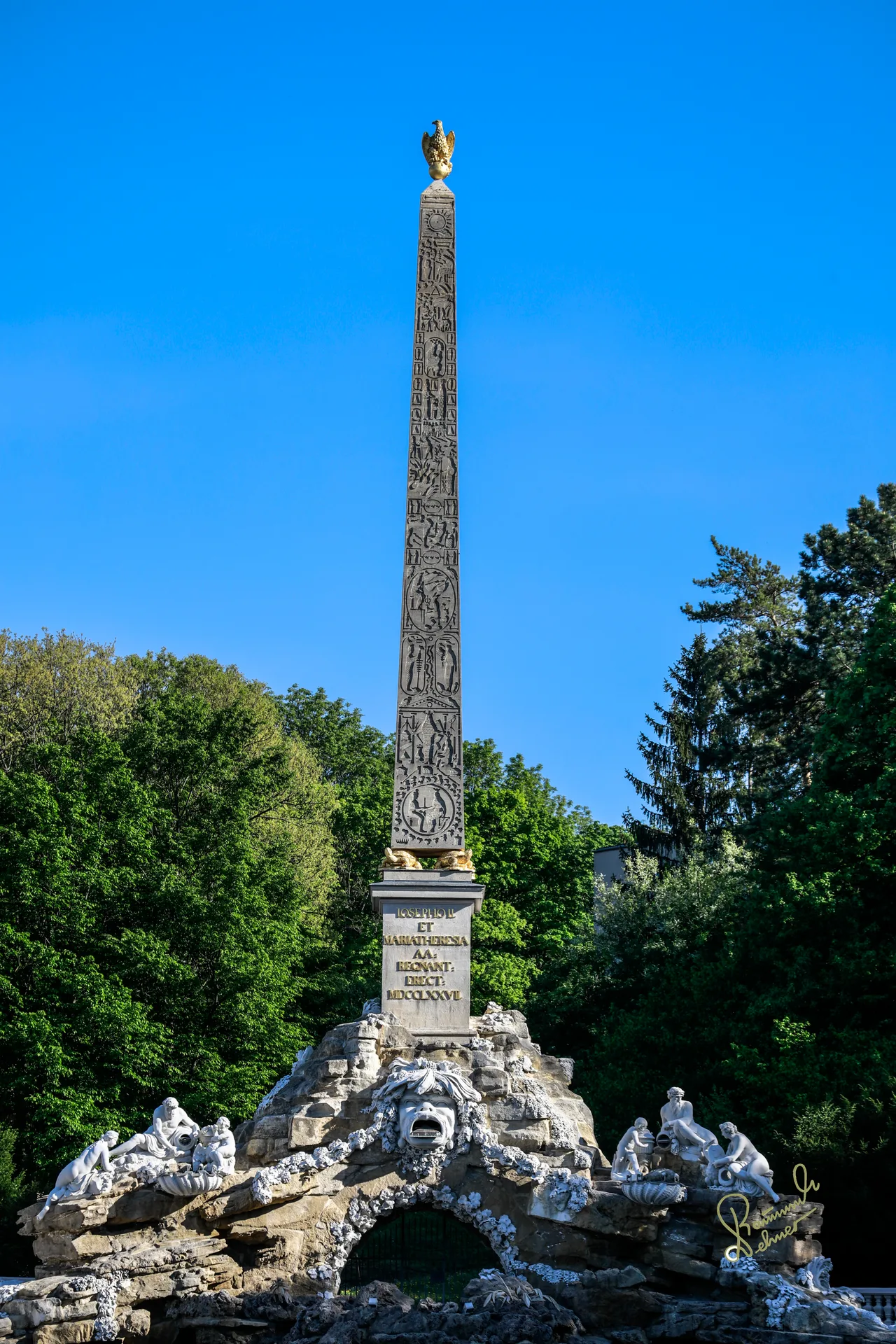 Obelisk Fountain