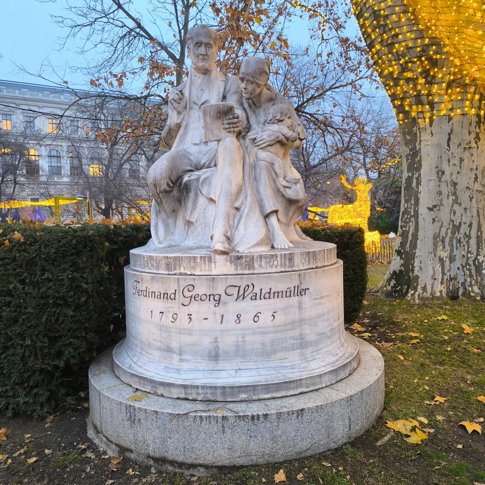 Details at Rathauspark Vienna — travel photo