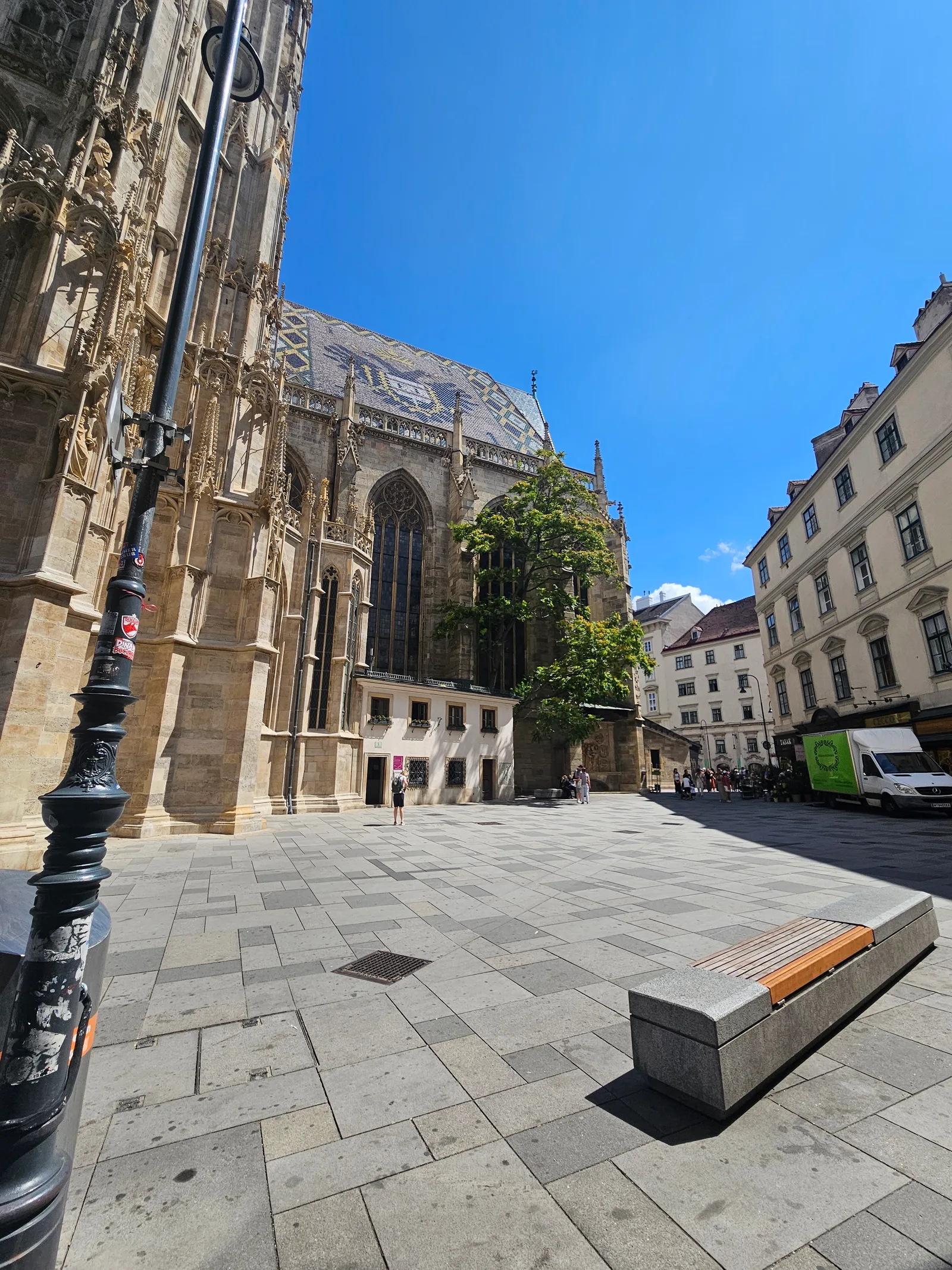 Atmosphere at St. Stephen's Cathedral Vienna — travel photo