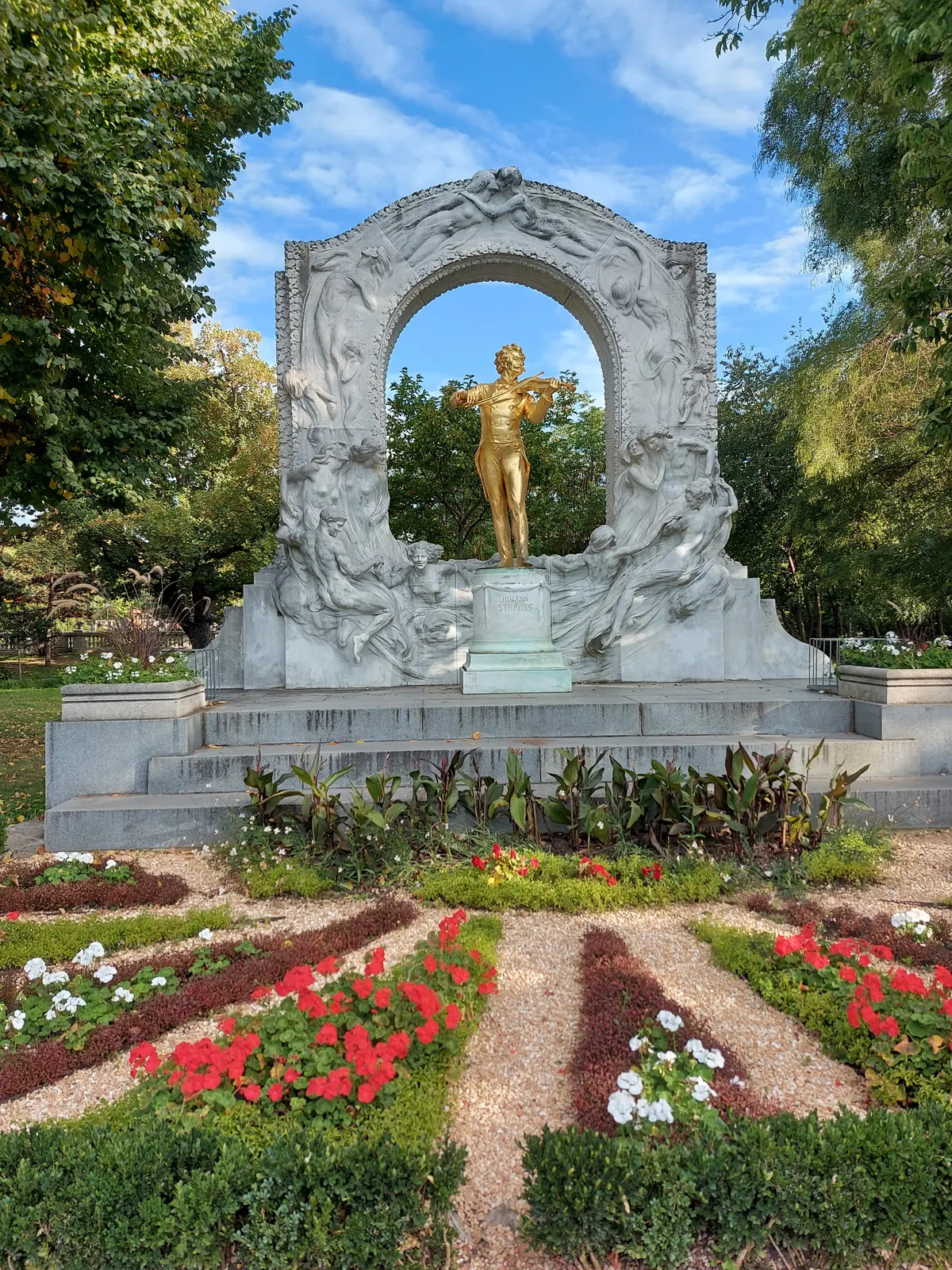 Details at Stadtpark Vienna — travel photo