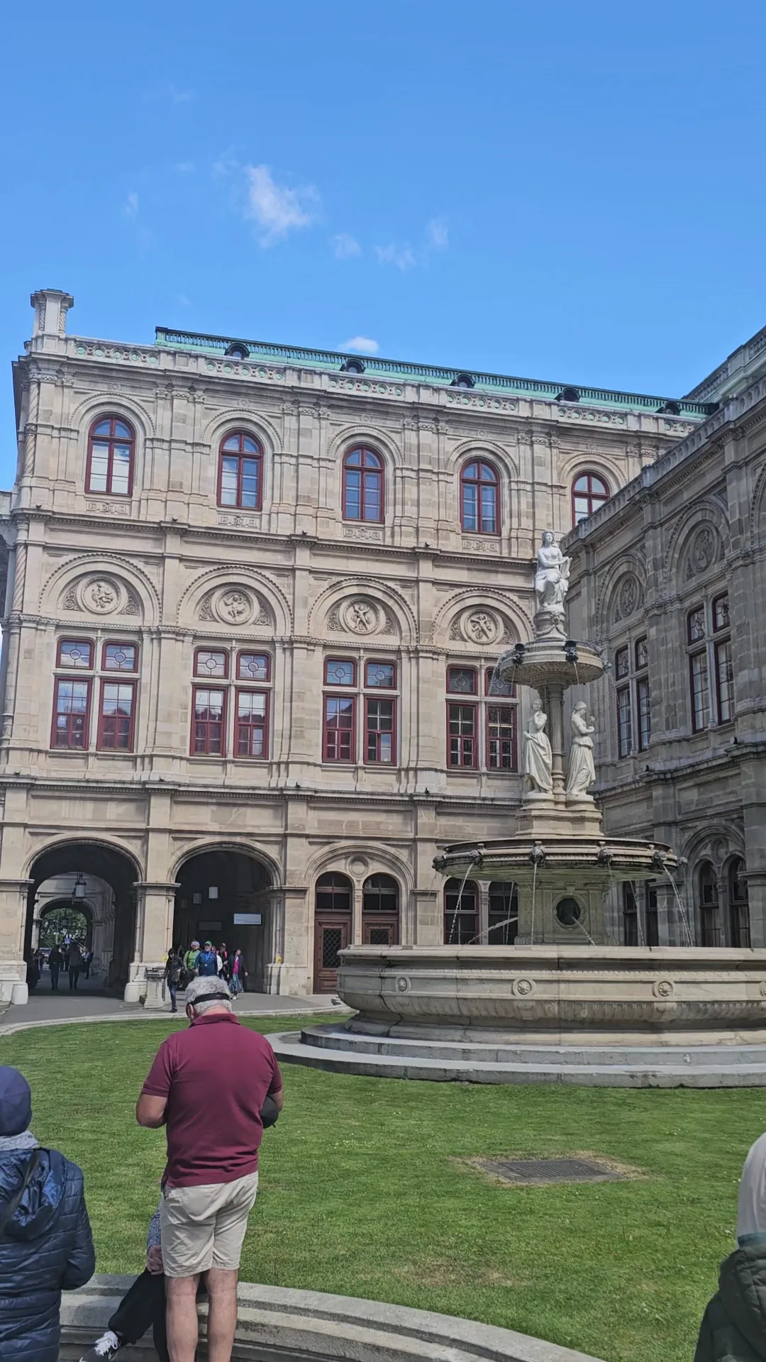Details at Vienna State Opera Vienna — travel photo
