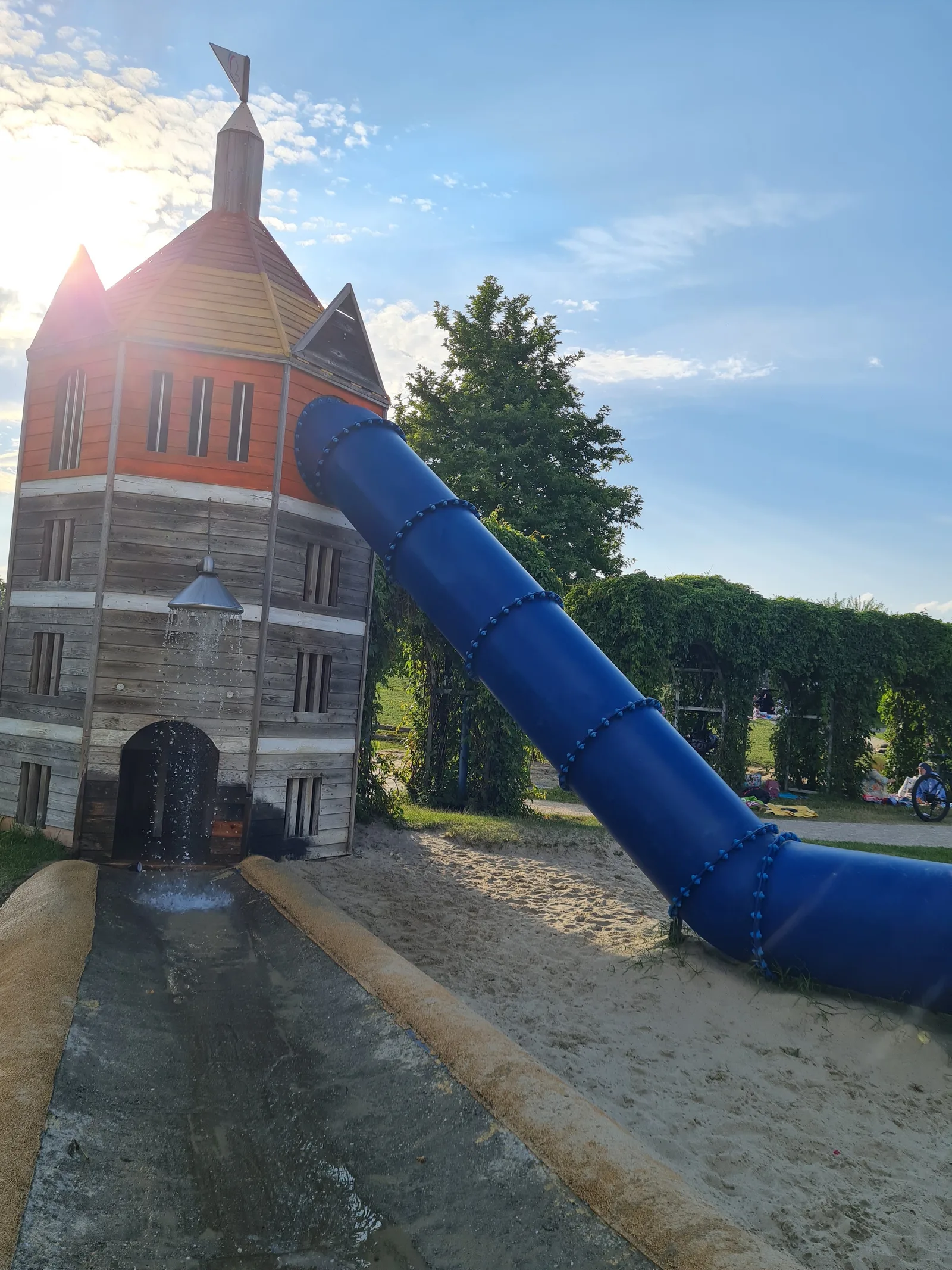 Details at Wasserspielplatz Wasserturm Vienna — travel photo