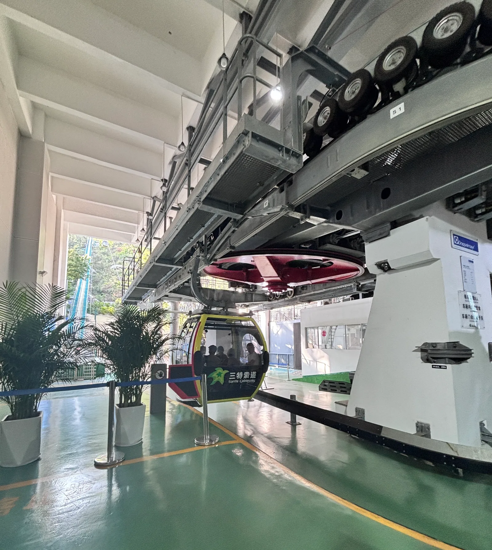 Interior at Cableway and Slidingcar Zhuhai — travel photo