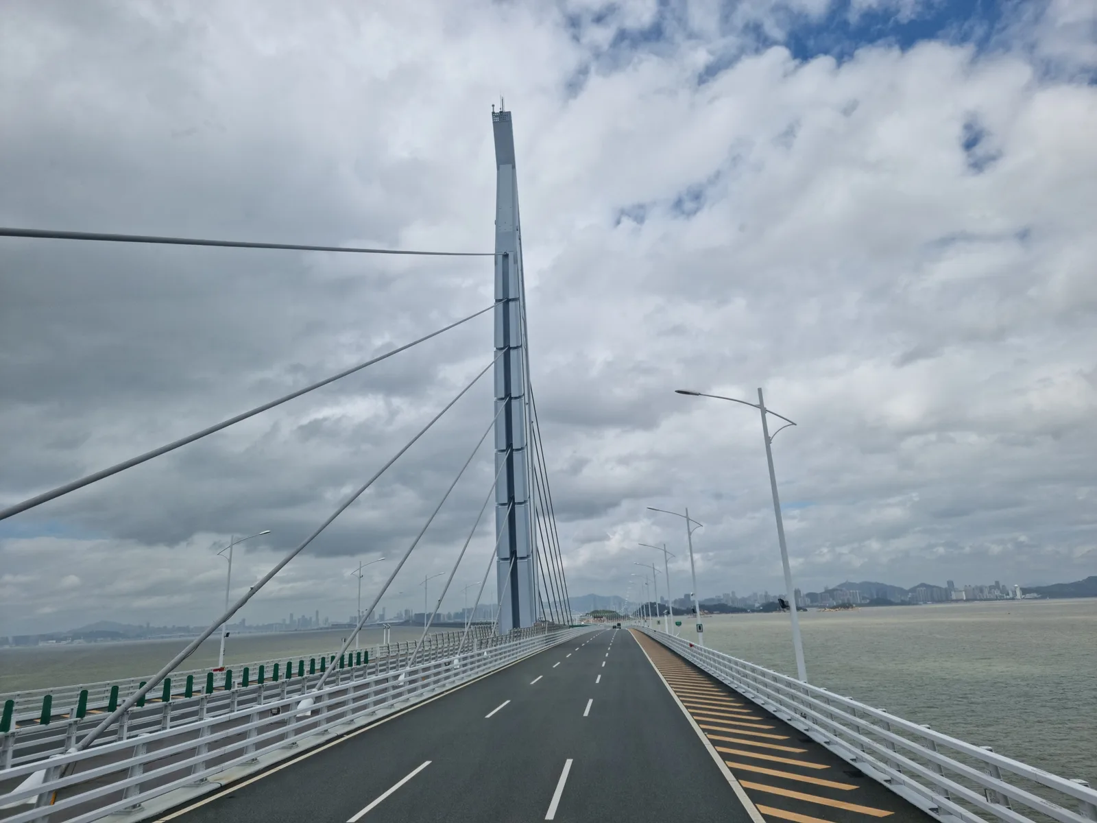 Details at Hong Kong-Zhuhai-Macao Bridge Frontier Post Zhuhai — travel photo