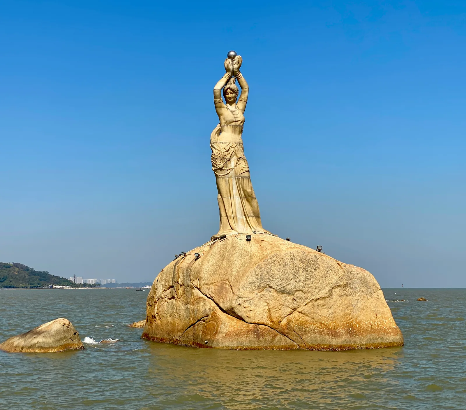 Main view at 珠海渔女 Zhuhai — travel photo