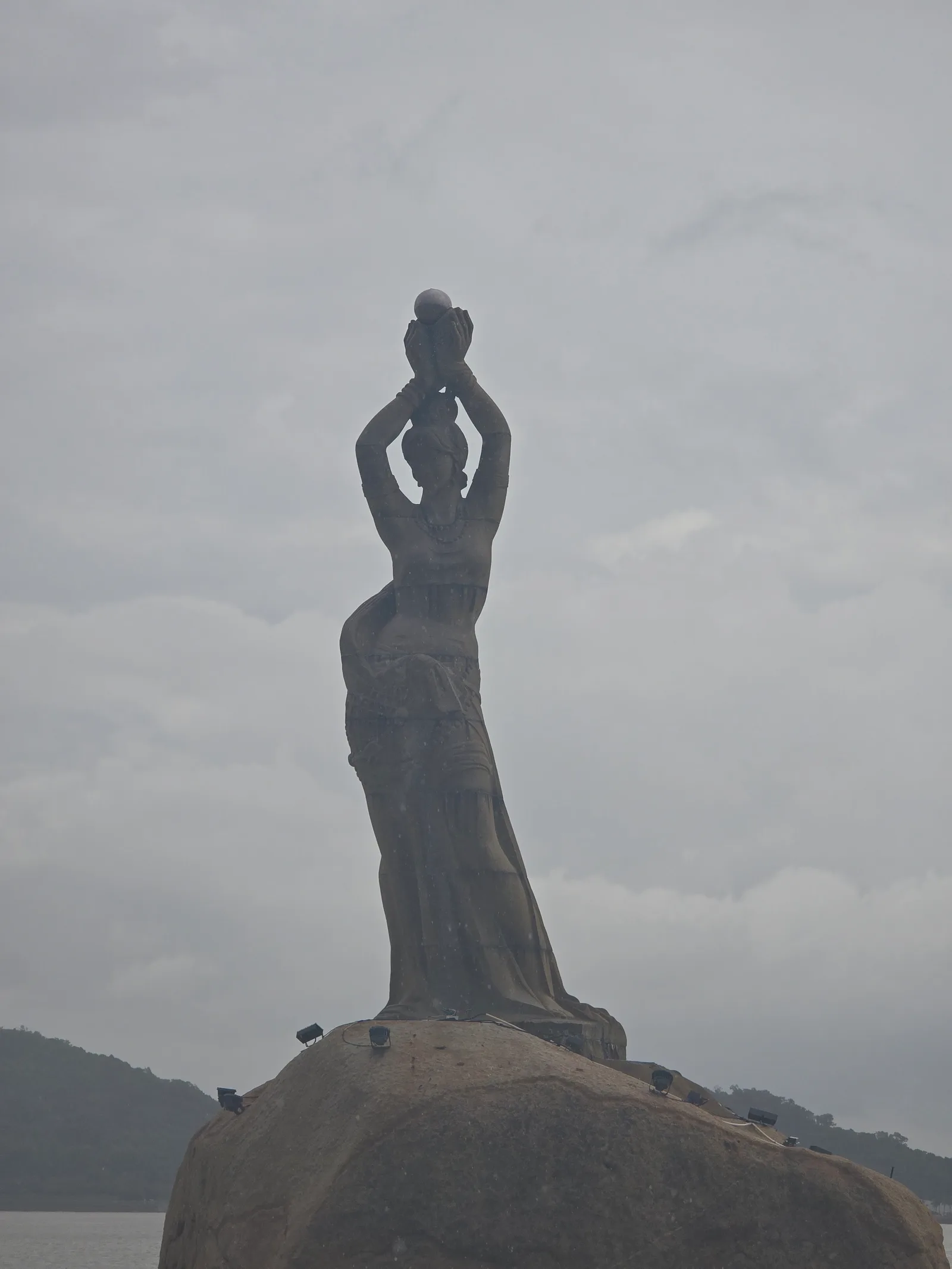 Details at 珠海渔女 Zhuhai — travel photo