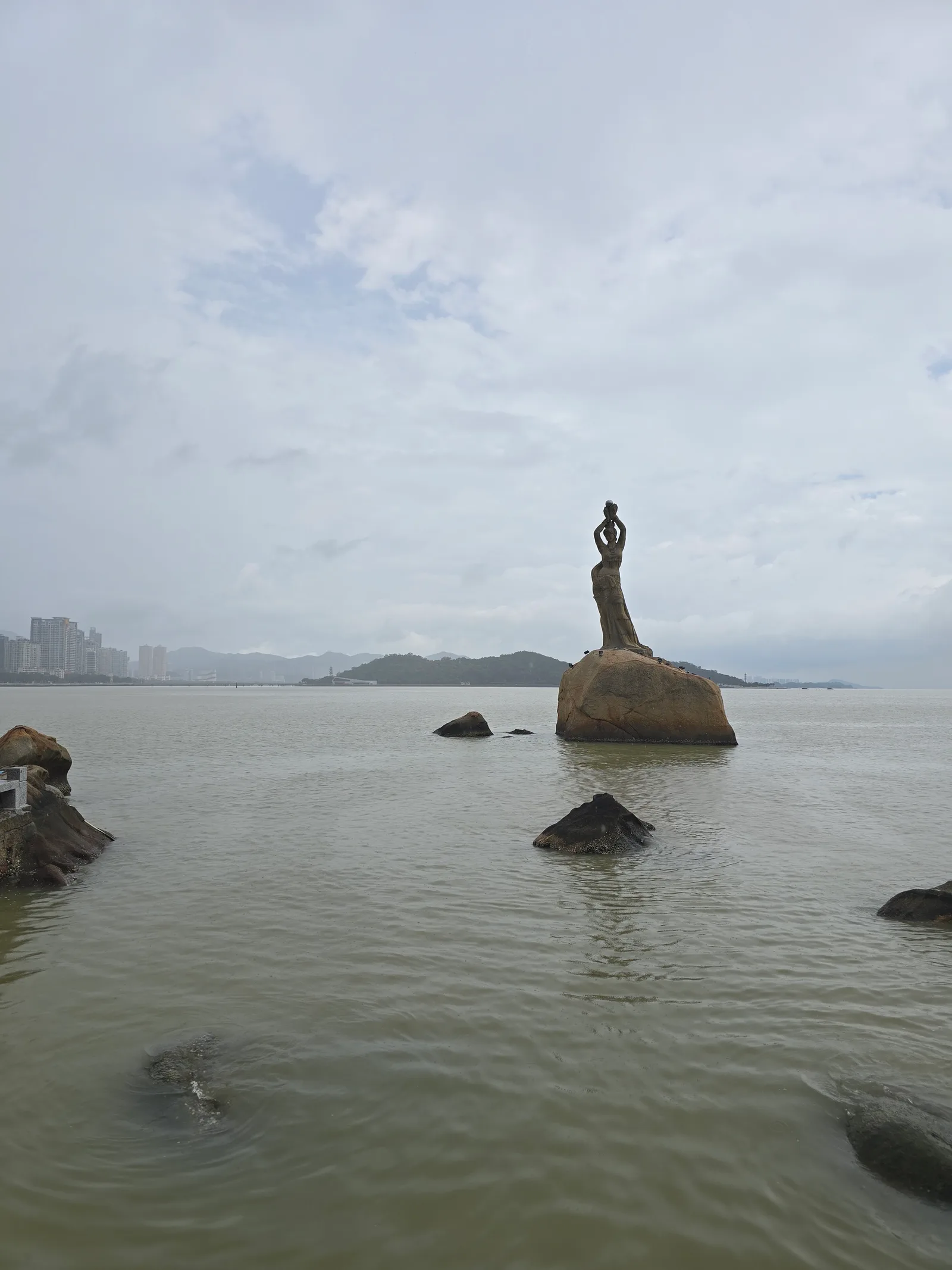 Atmosphere at 珠海渔女 Zhuhai — travel photo