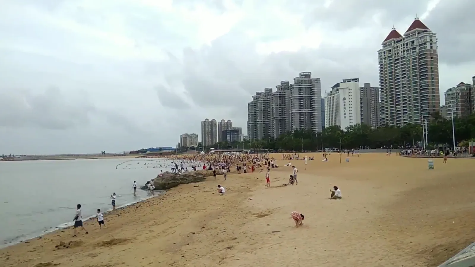 Main view at 海滨泳场 Zhuhai — travel photo