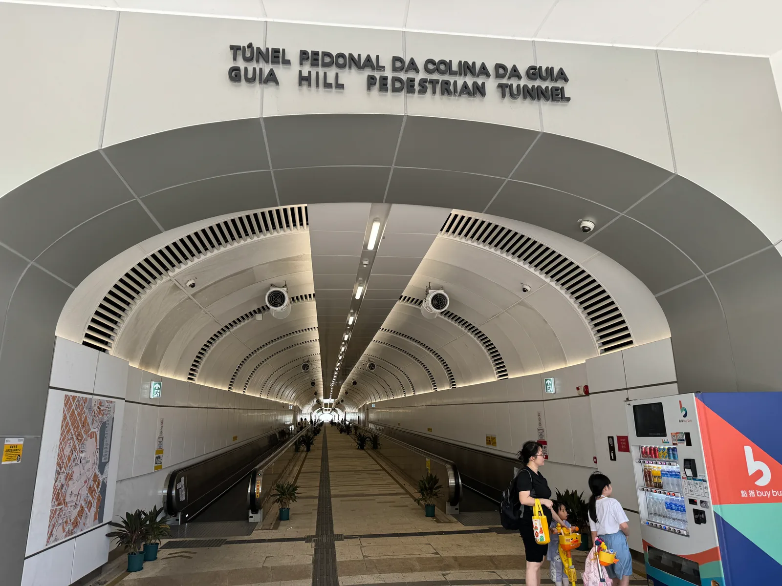 Atmosphere at 松山行人隧道 Zhuhai — travel photo