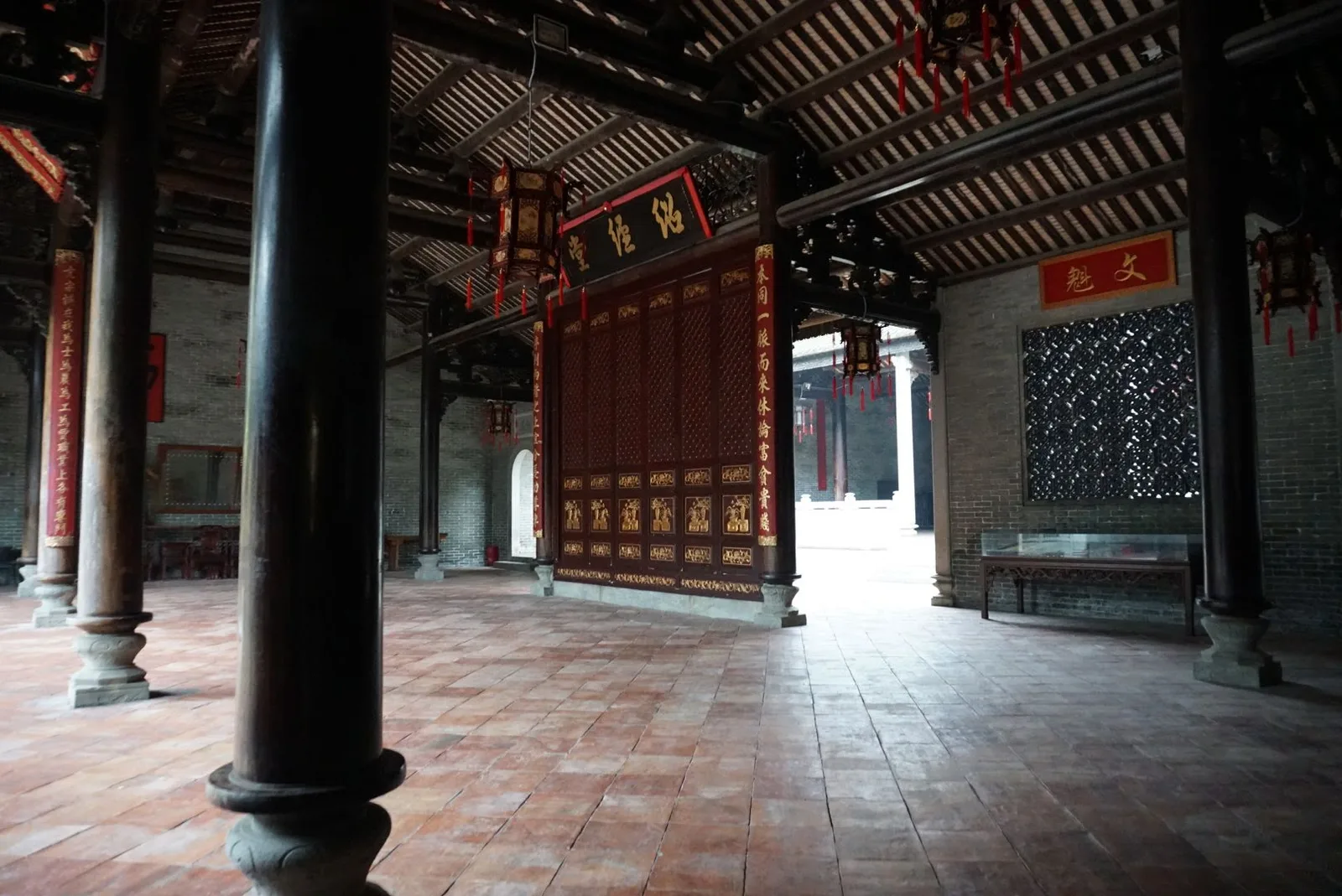 Atmosphere at 杨氏大宗祠 Zhuhai — travel photo