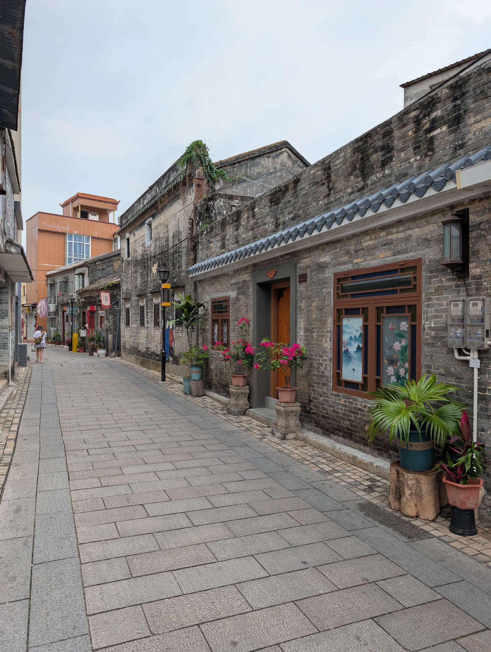 Details at Tangjia Ancient Walls Zhuhai — travel photo