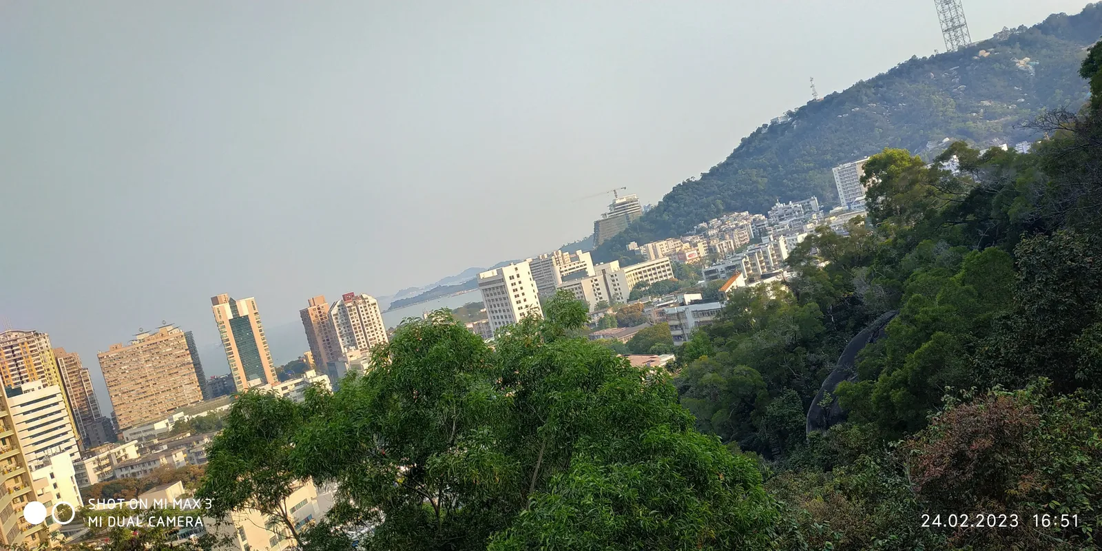 Main view at Xiangshan Park （South Gate） Zhuhai — travel photo