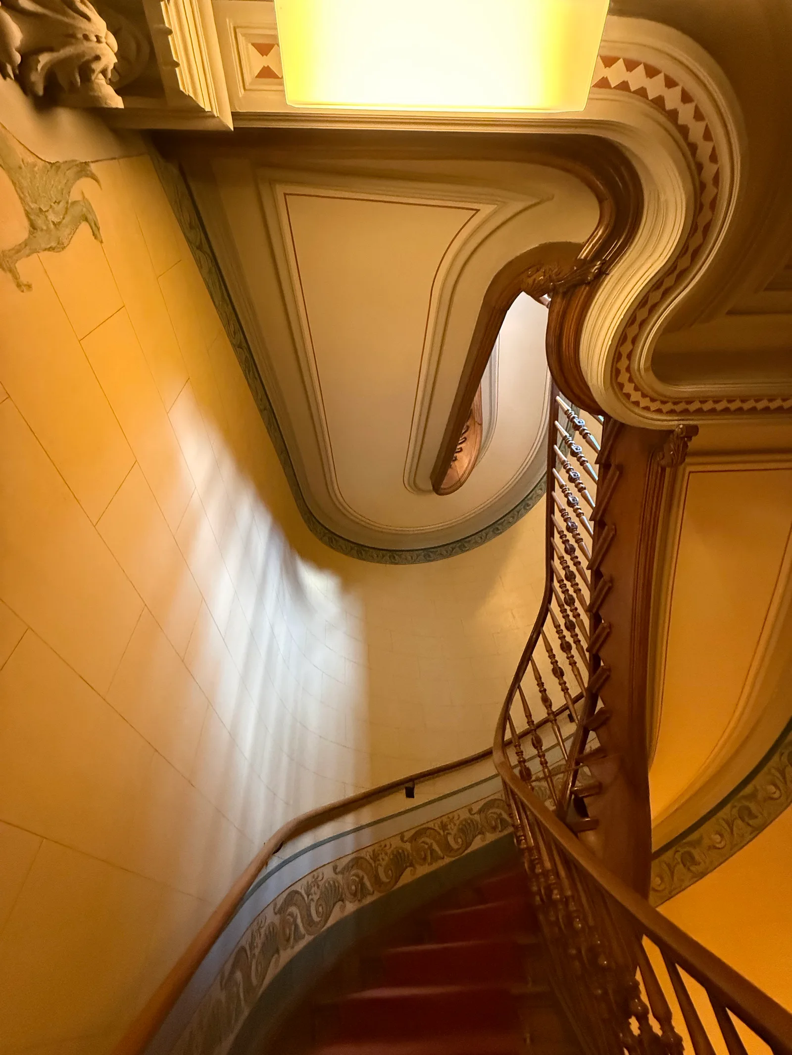 Details at Heimatschutzzentrum in der Villa Patumbah Zurich — travel photo