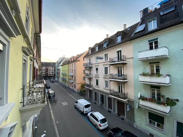 INSIDE FIVE - City Apartments