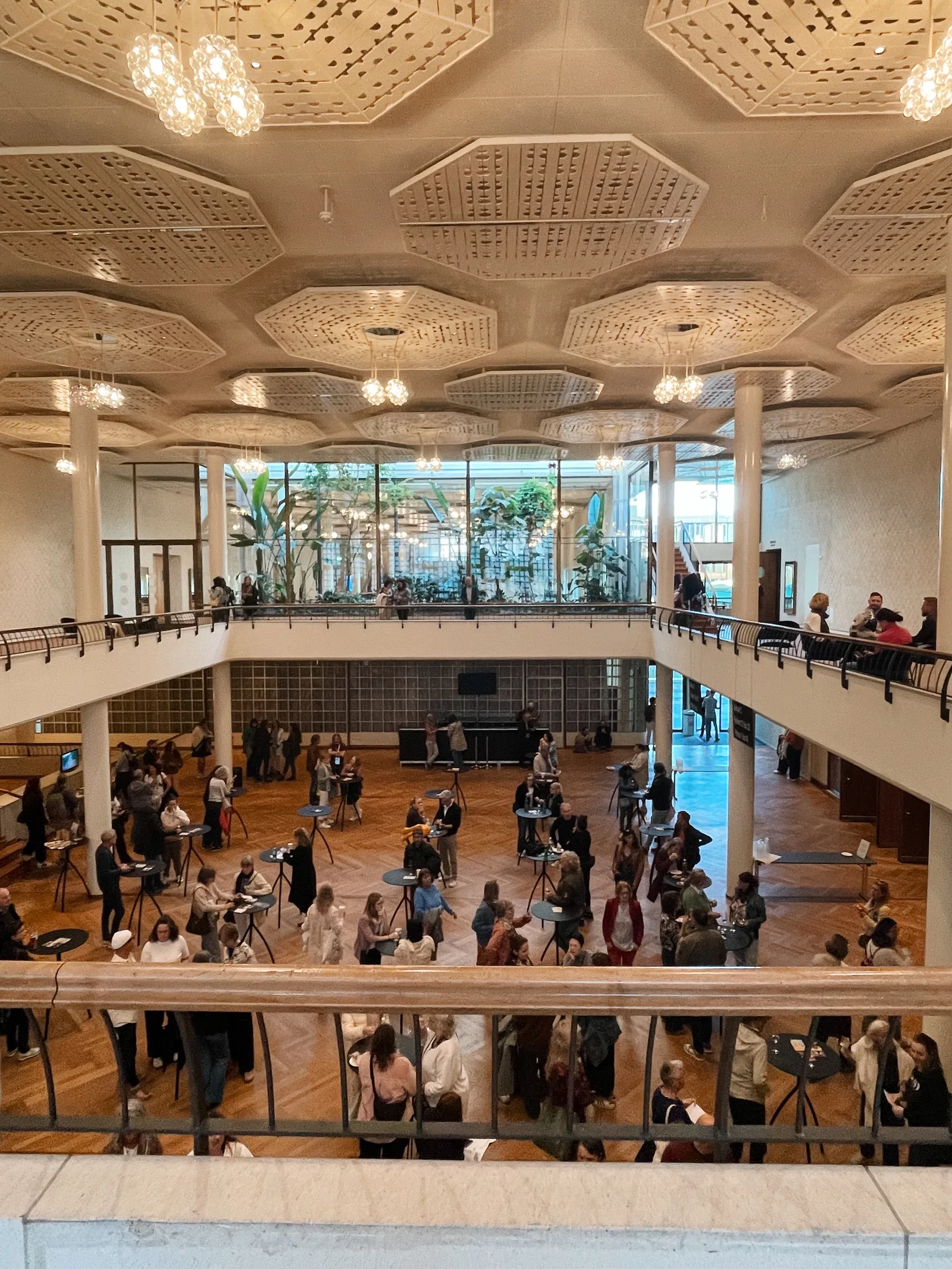 Atmosphere at Kongresshaus Zürich Zurich — travel photo