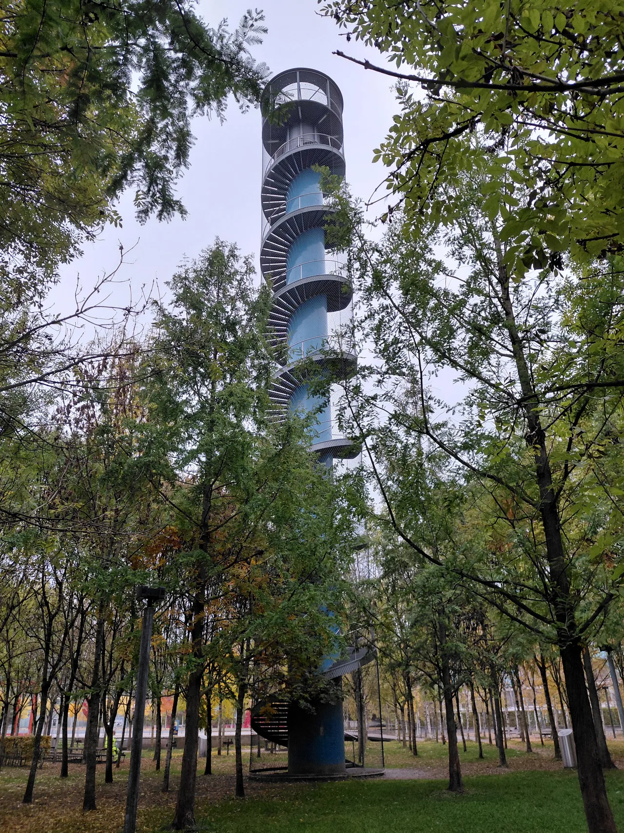 Oerliker Park Turm aka "Blauer Turm"
