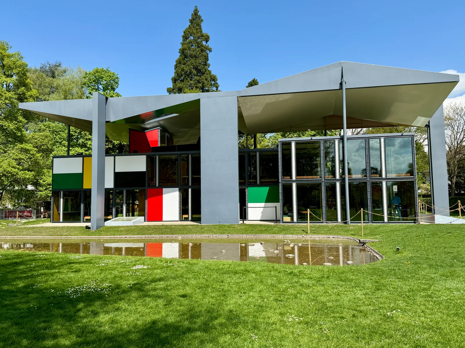 Atmosphere at Pavillon Le Corbusier Zurich — travel photo