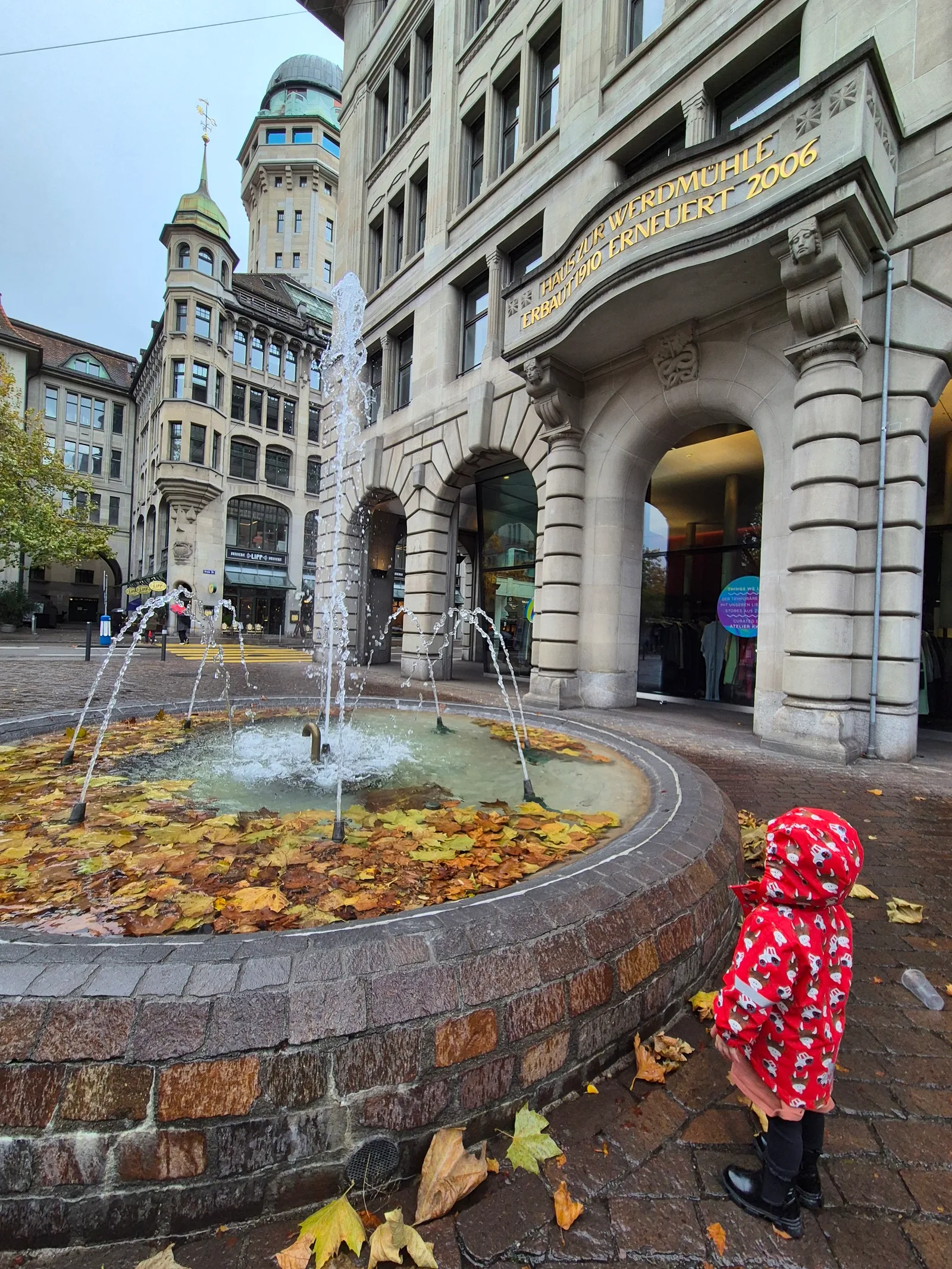 Details at Werdmühleplatz Zurich — travel photo