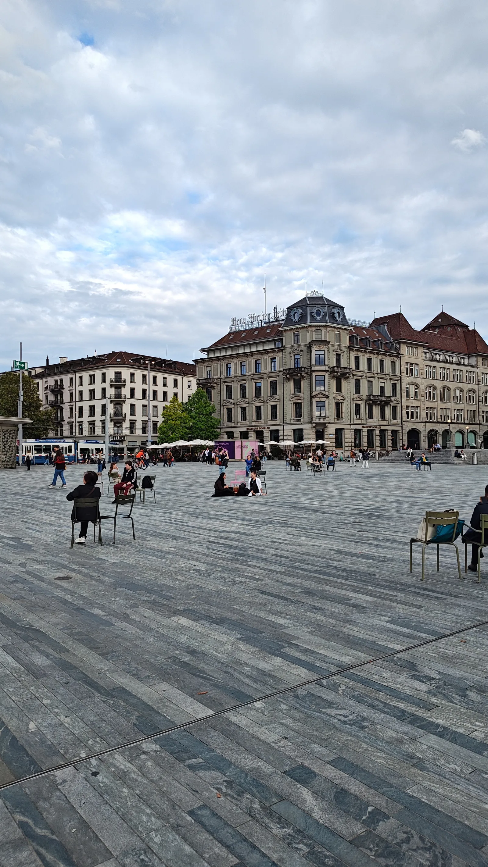 Atmosphere at Zürich Opera House Zurich — travel photo